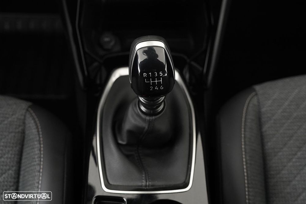 Peugeot 2008 1.2 PureTech Allure EAT8 - 14