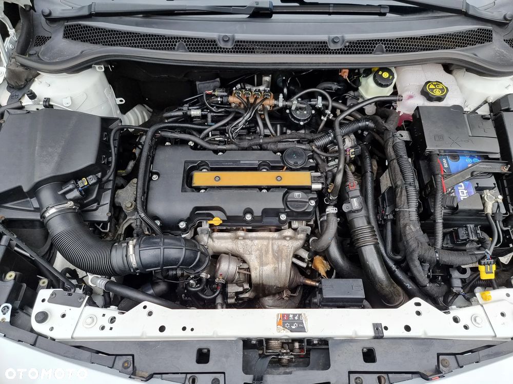 Opel Astra 1.4 Turbo Sport - 16