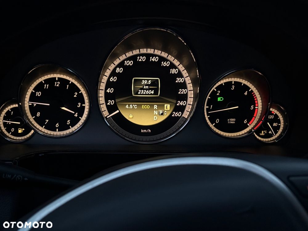 Mercedes-Benz Klasa E - 8