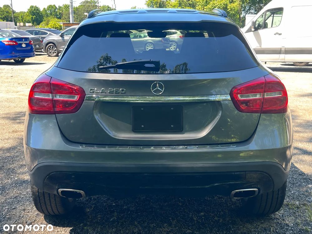 Mercedes-Benz GLA 250 7G-DCT UrbanStyle Edition - 6
