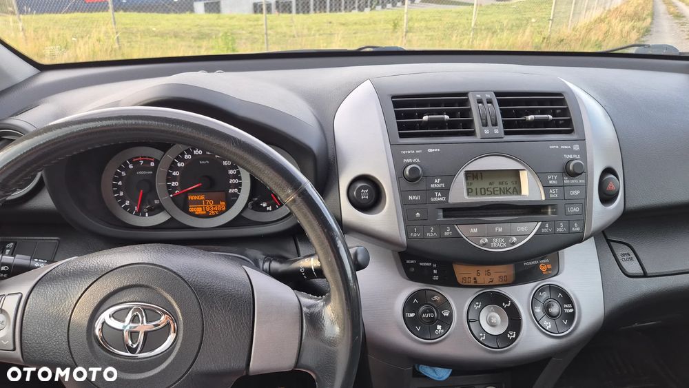 Toyota RAV4 2.0 VVT-i Sol - 12
