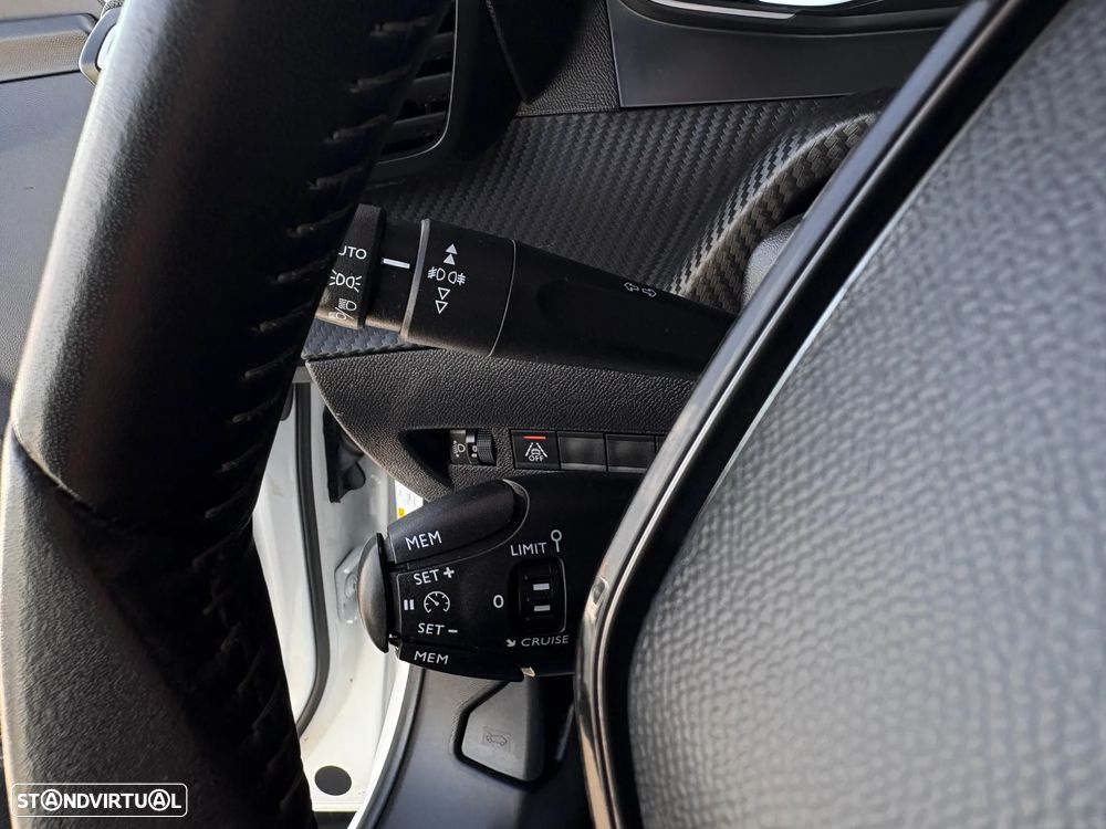 Peugeot 2008 PureTech 100 Active - 14