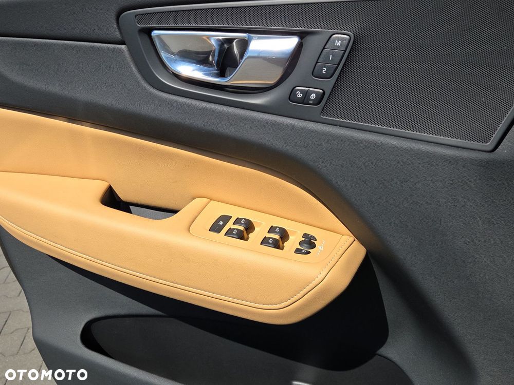 Volvo XC 60 - 21
