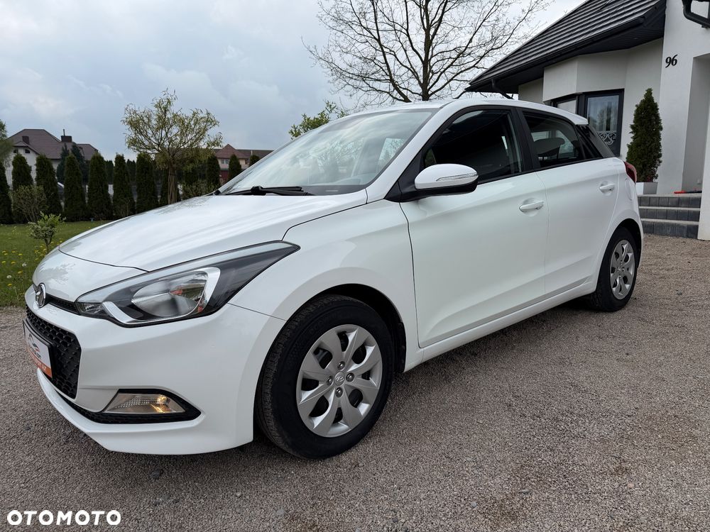 Hyundai i20 blue 1.2 - 12