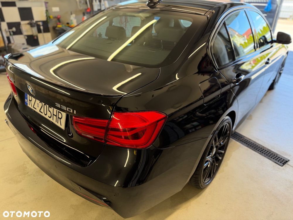 BMW Seria 3 330i xDrive Edition M Sport Shadow - 8