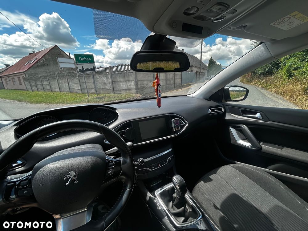Peugeot 308 1.2 PureTech Allure S&S - 11