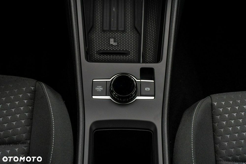 Volkswagen T-Roc - 25