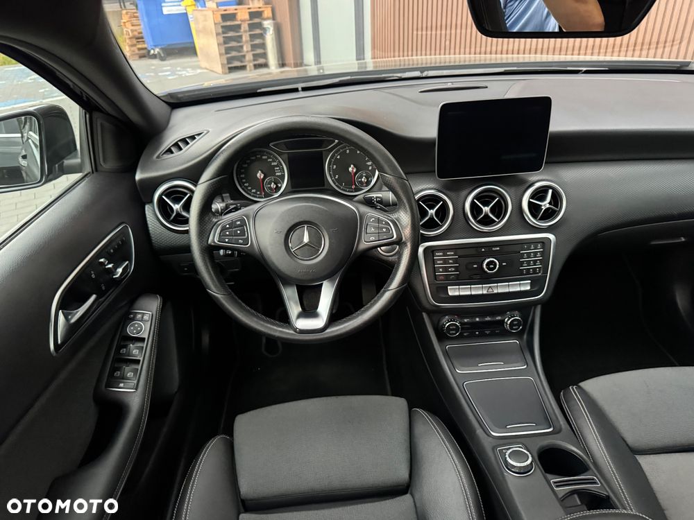 Mercedes-Benz Klasa A 250 4Matic 7G-DCT AMG Line - 22