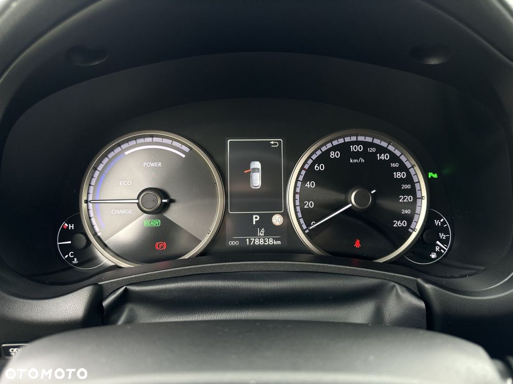 Lexus NX 300h F Sport Edition AWD - 2