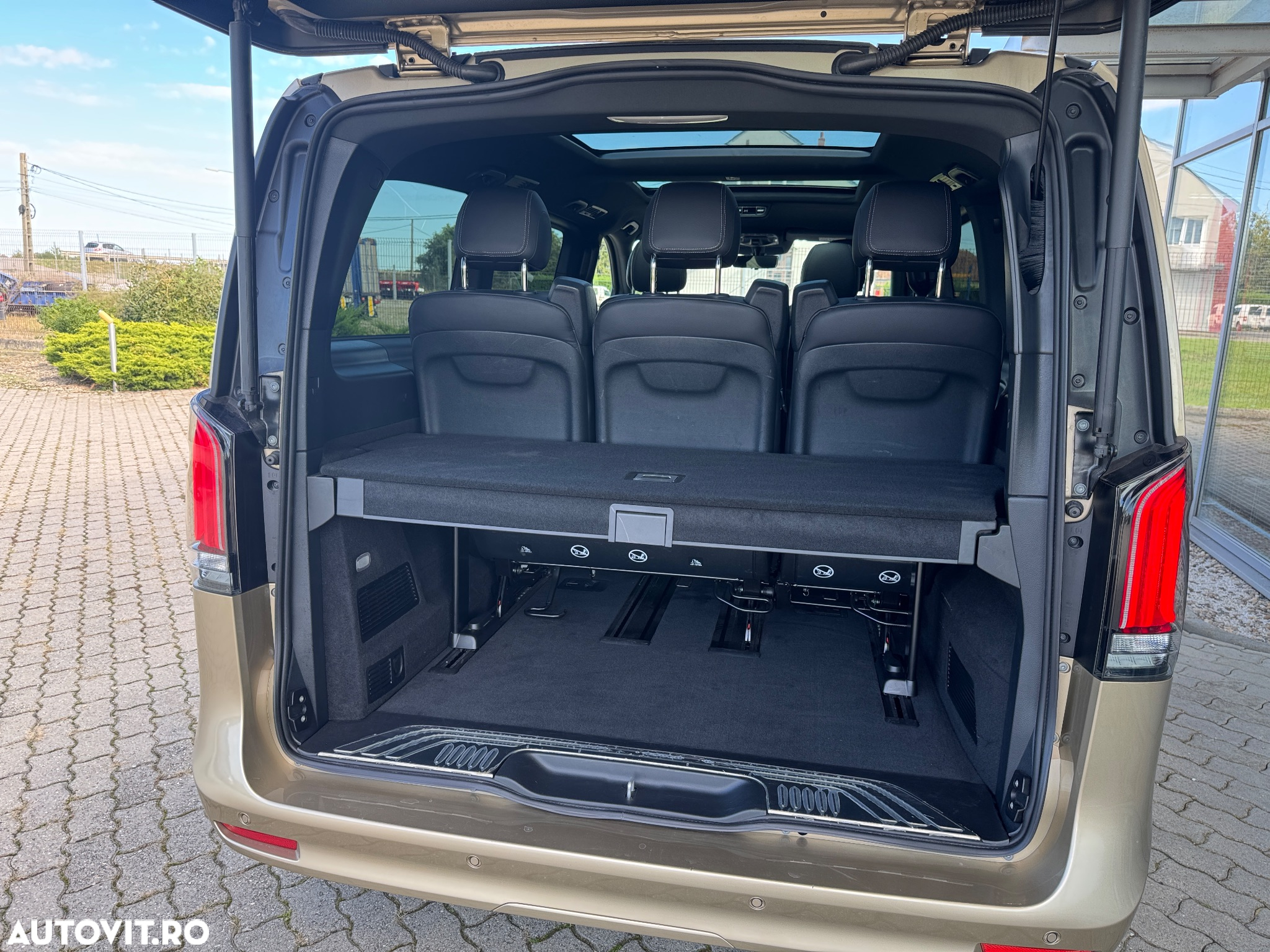 Mercedes-Benz V 300 d Combi Lung 237 CP AWD 9AT EXCLUSIVE - 37