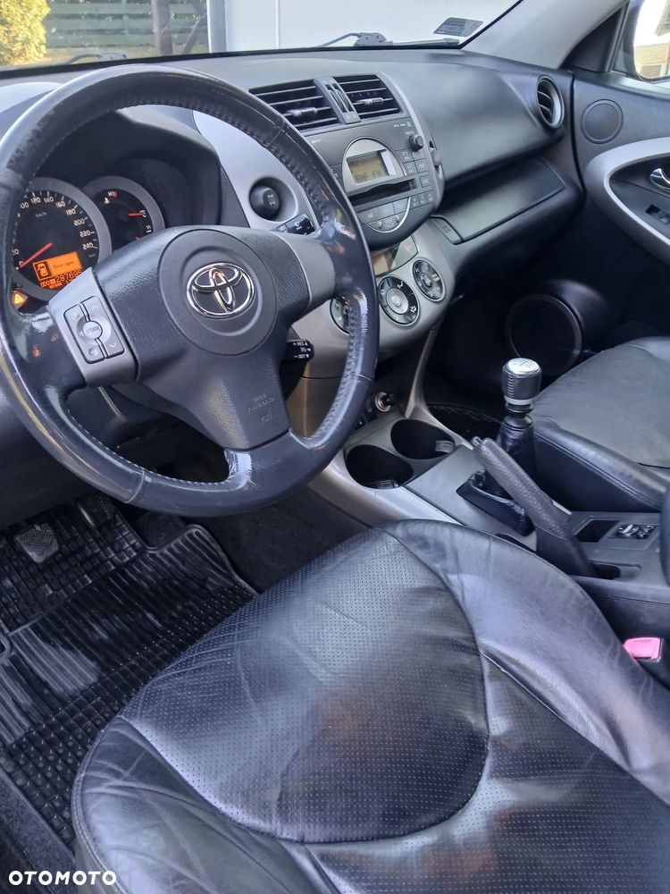 Toyota RAV4 2.2 D-4D Sol 180 - 19