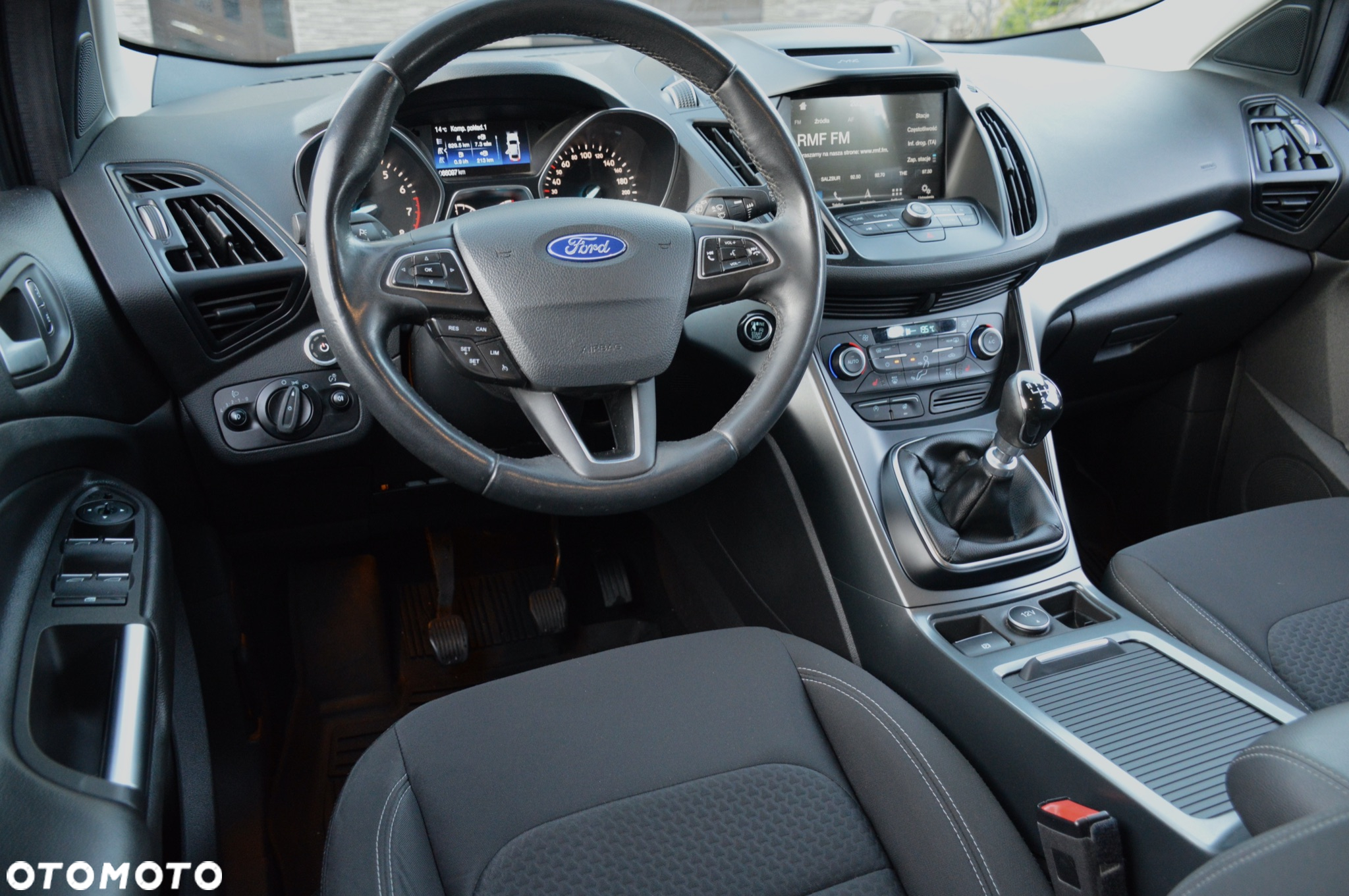 Ford Kuga 1.5 EcoBoost 2x4 Black & Silver - 18