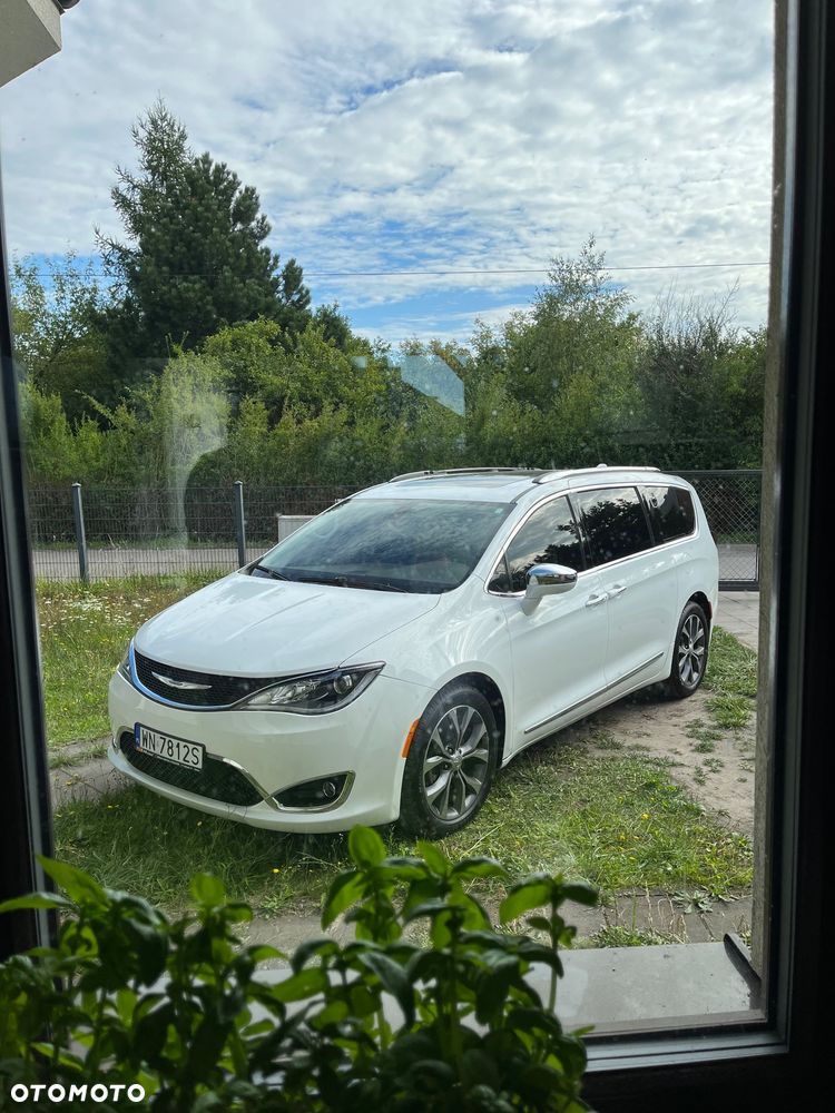 Chrysler Pacifica - 6