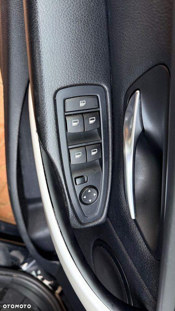 BMW Seria 3 320i xDrive - 15