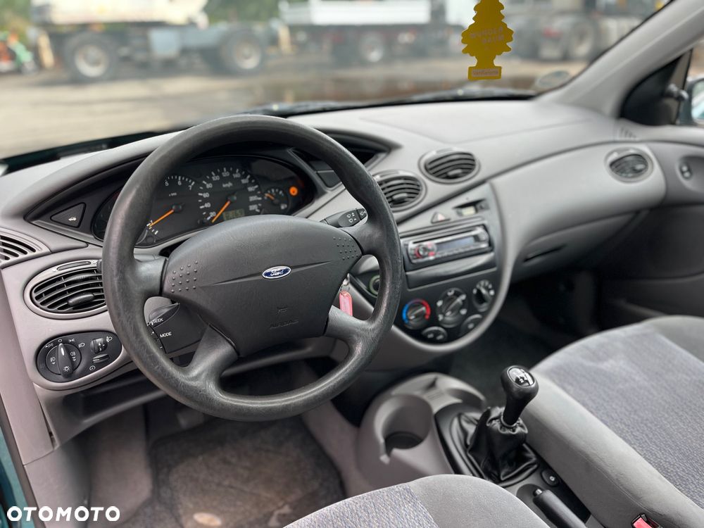 Ford Focus - 23