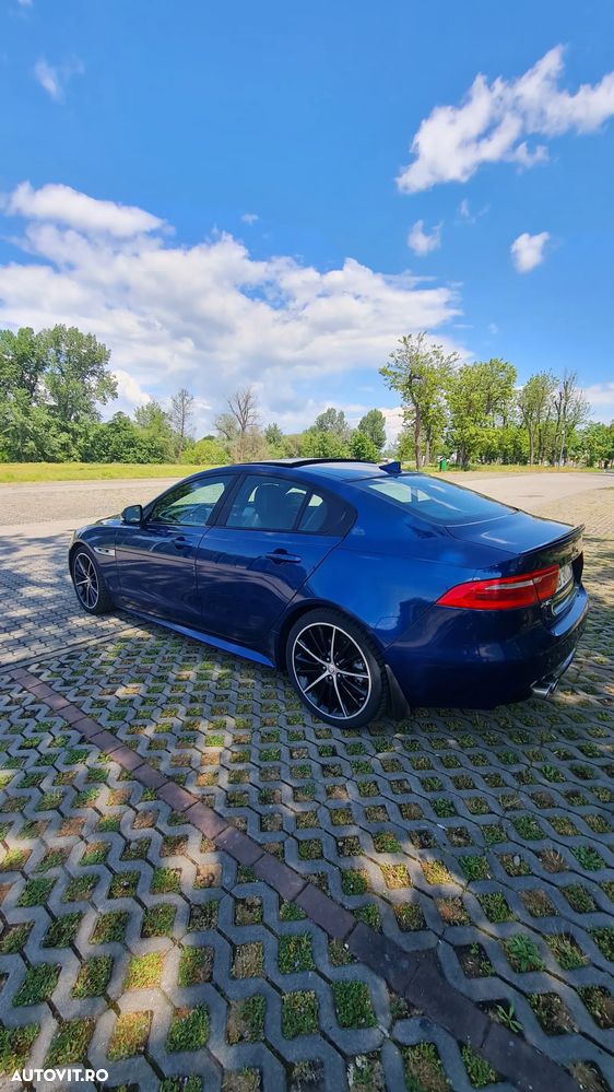 Jaguar XE 2.0 R-Sport - 8