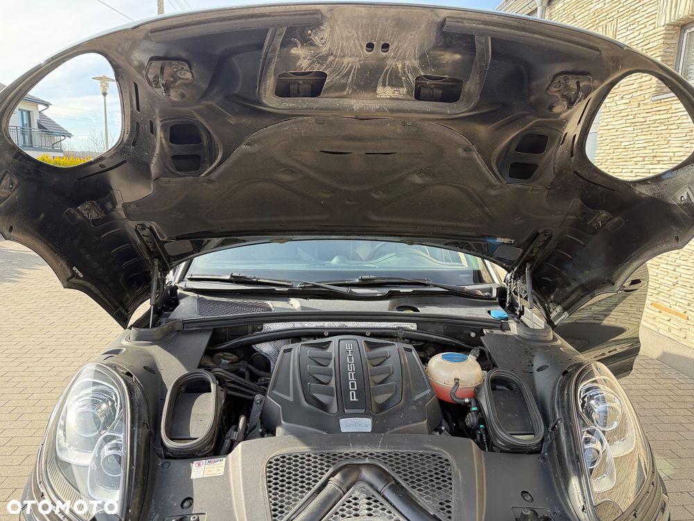 Porsche Macan S - 32