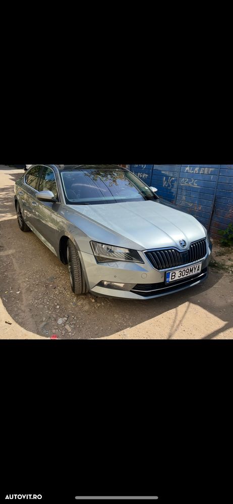 Skoda Superb 2.0 TDI DSG Sportline - 9