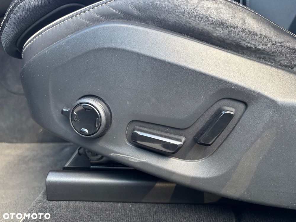 Volvo XC 60 T8 AWD Geartronic Polestar Engineered - 18