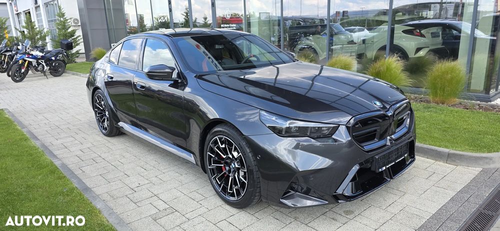 BMW M5 xDrive - 1