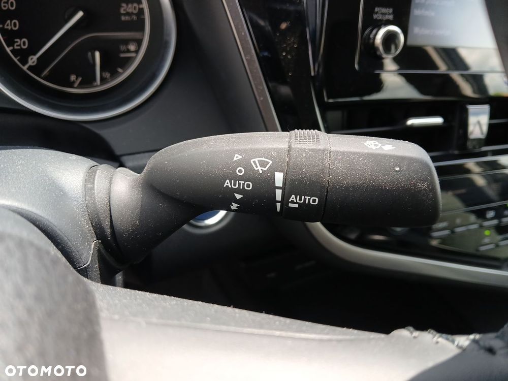 Toyota Camry 2.5 Hybrid Comfort CVT - 31