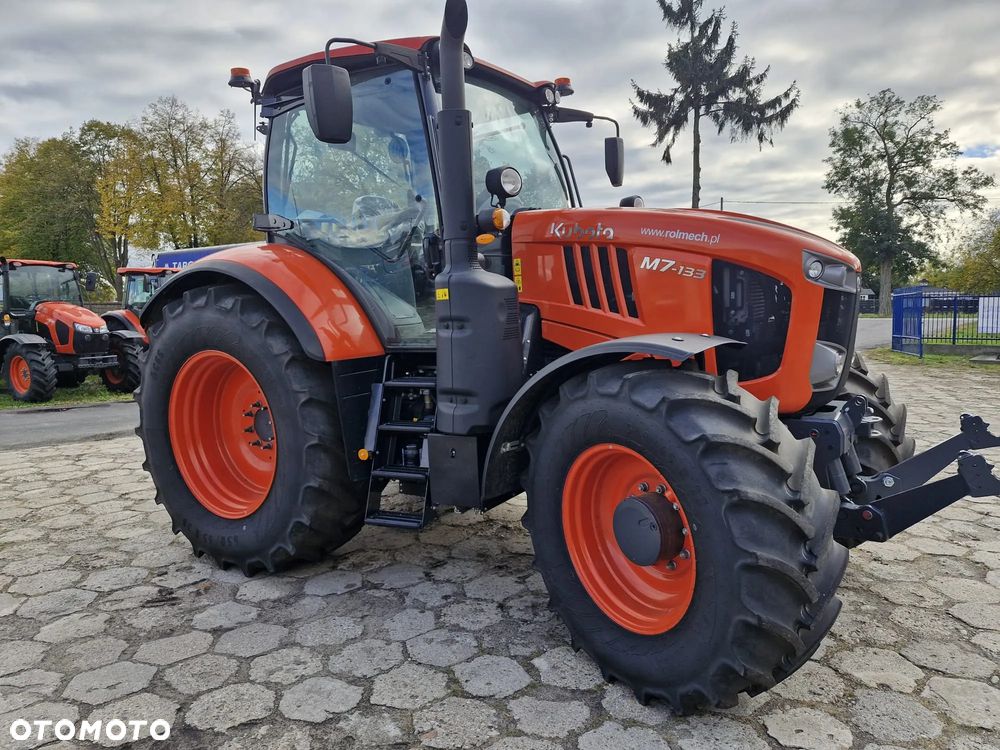 Kubota M7133 - 1