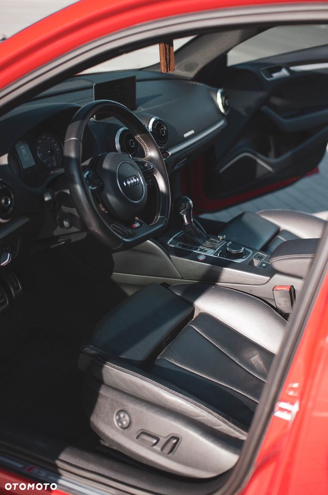 Audi S3 S tronic - 9