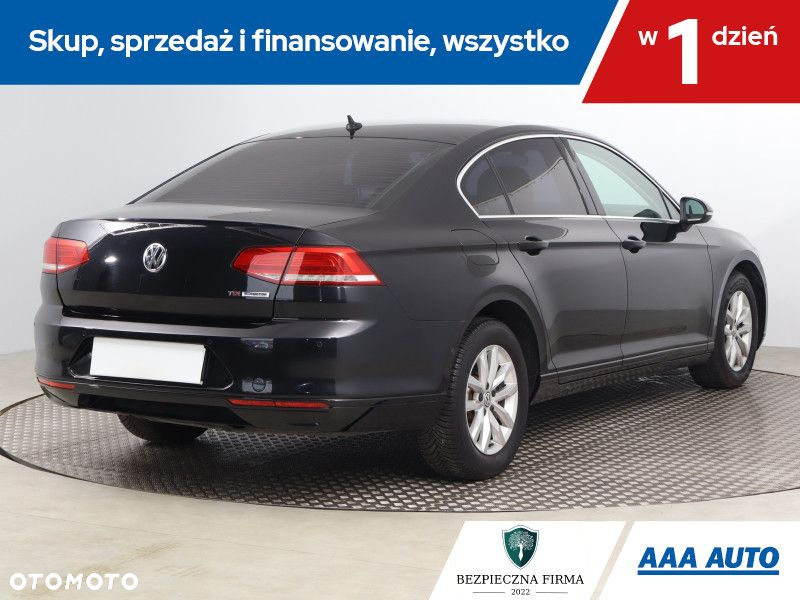 Volkswagen Passat - 6
