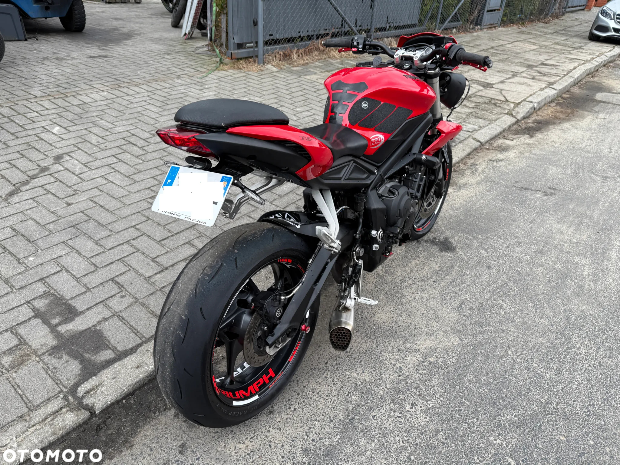 Triumph Street Triple - 8