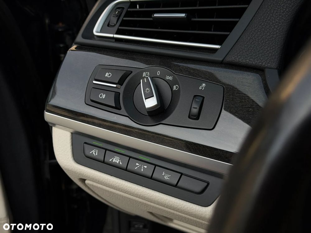 BMW Seria 7 730d xDrive - 14