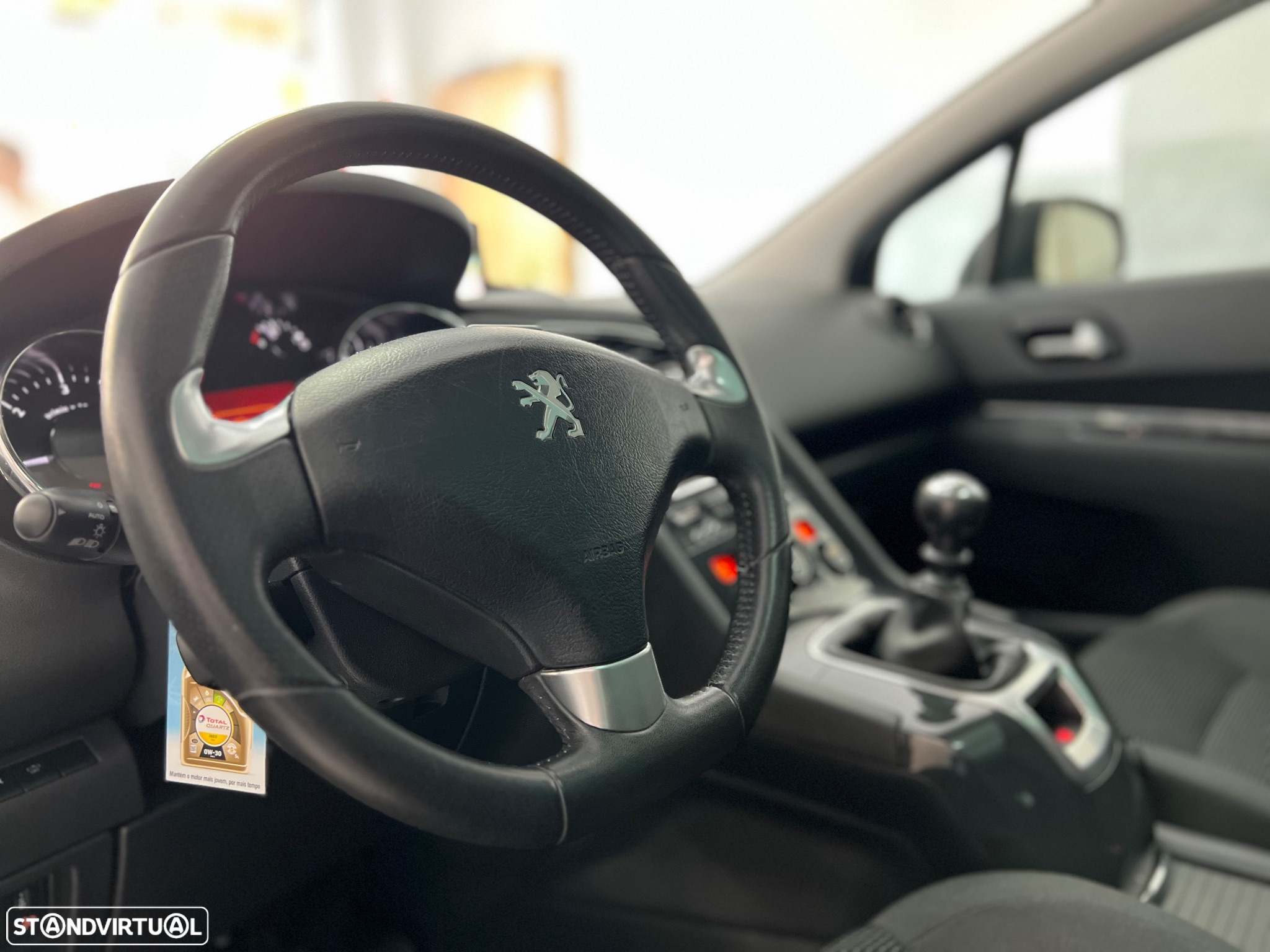 Peugeot 5008 1.6 BlueHDi Allure - 28
