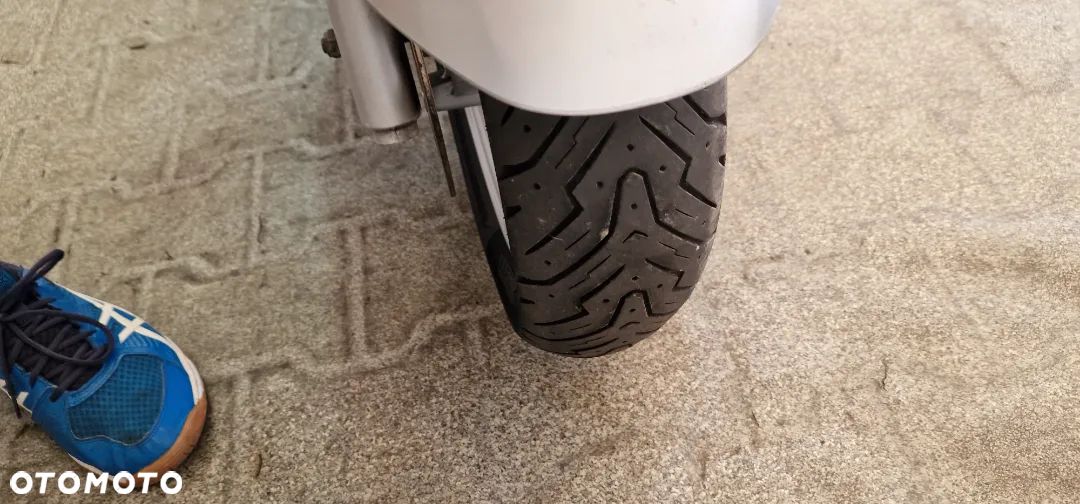 Suzuki Burgman - 27