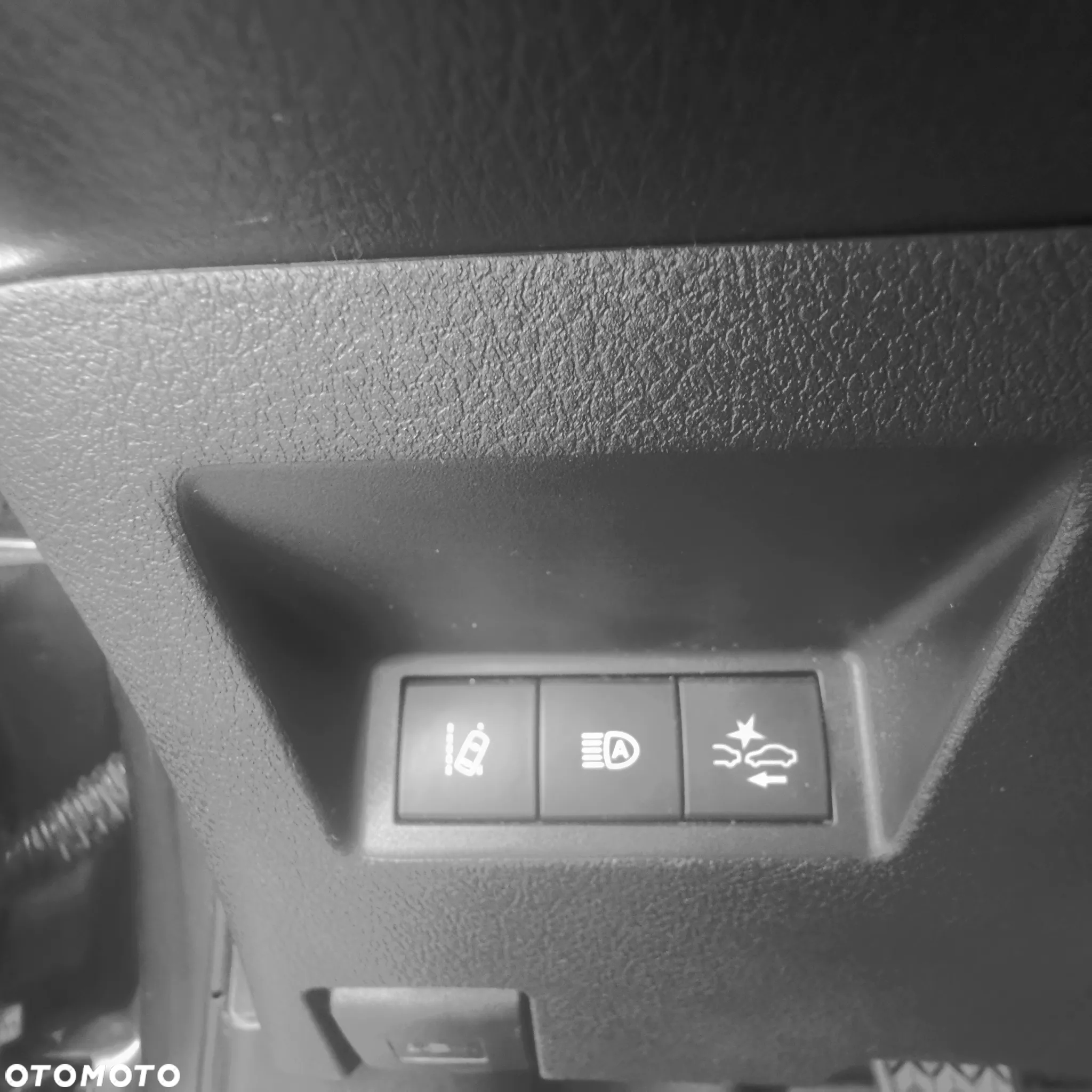Toyota Yaris 1.0 Premium - 9