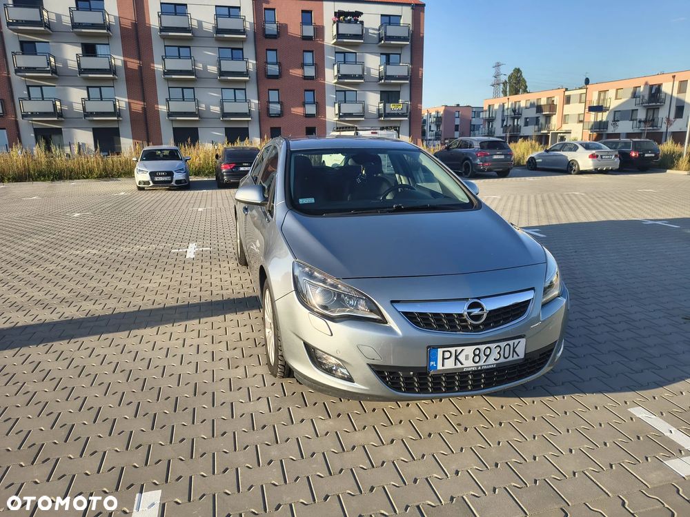 Opel Astra 1.4 Turbo Cosmo - 11