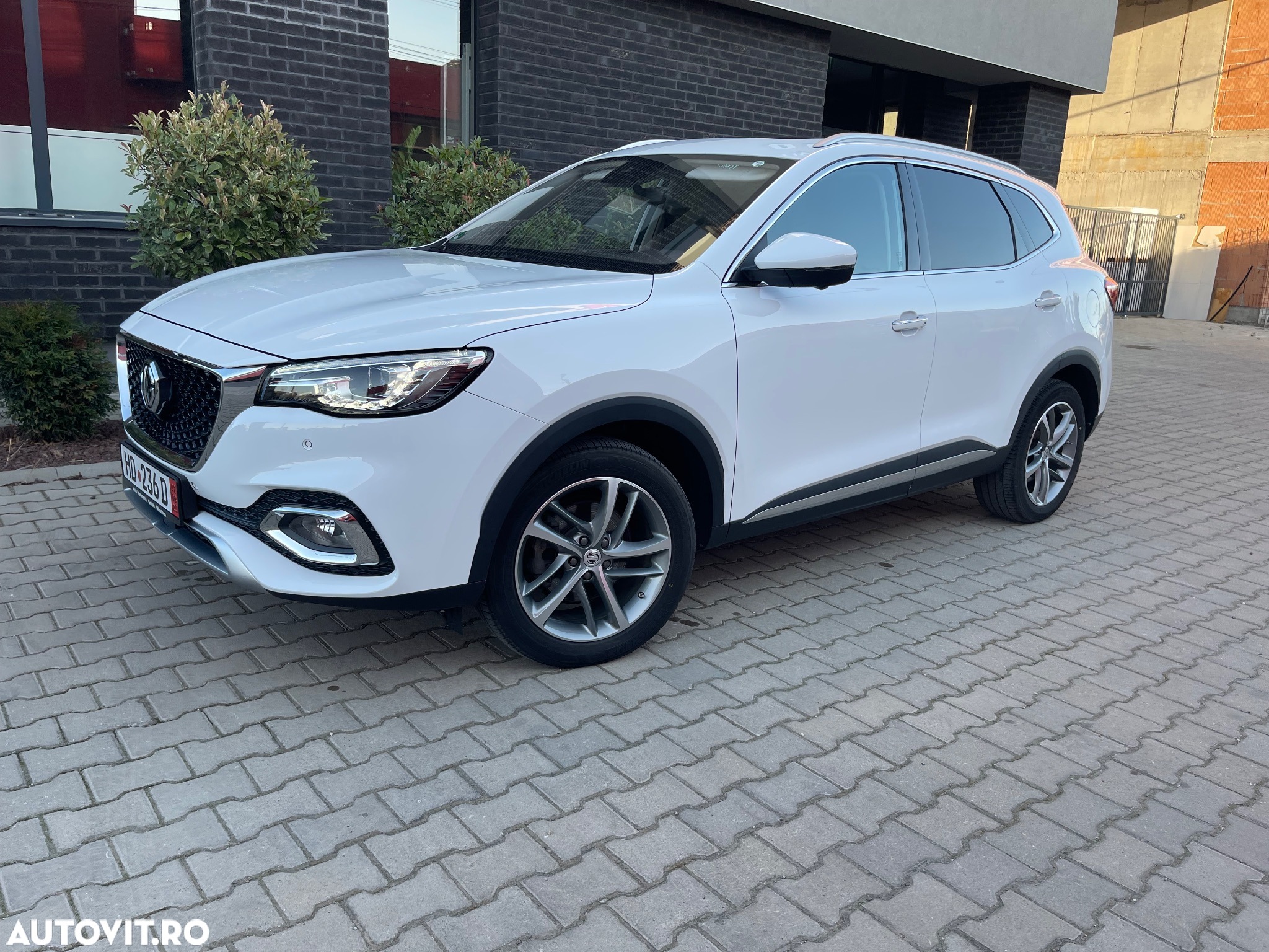 MG EHS 1.5T-GDI PHEV Luxury - 17