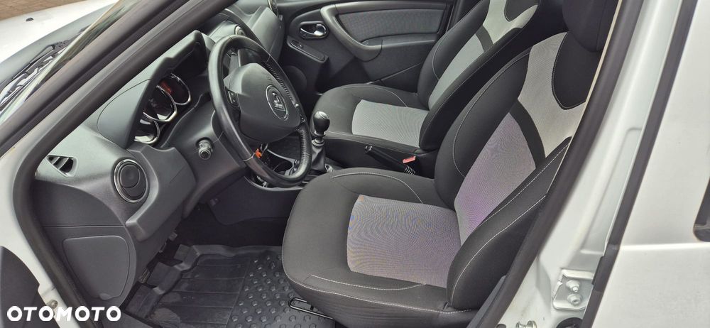 Dacia Duster 1.6 SCe Laureate 4x4 S&S - 6