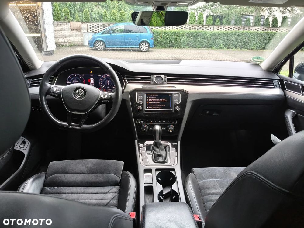 Volkswagen Passat - 16