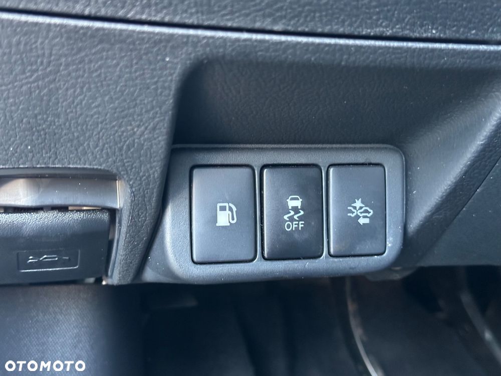 Toyota Avensis Touring Sports 1.8 Comfort - 28