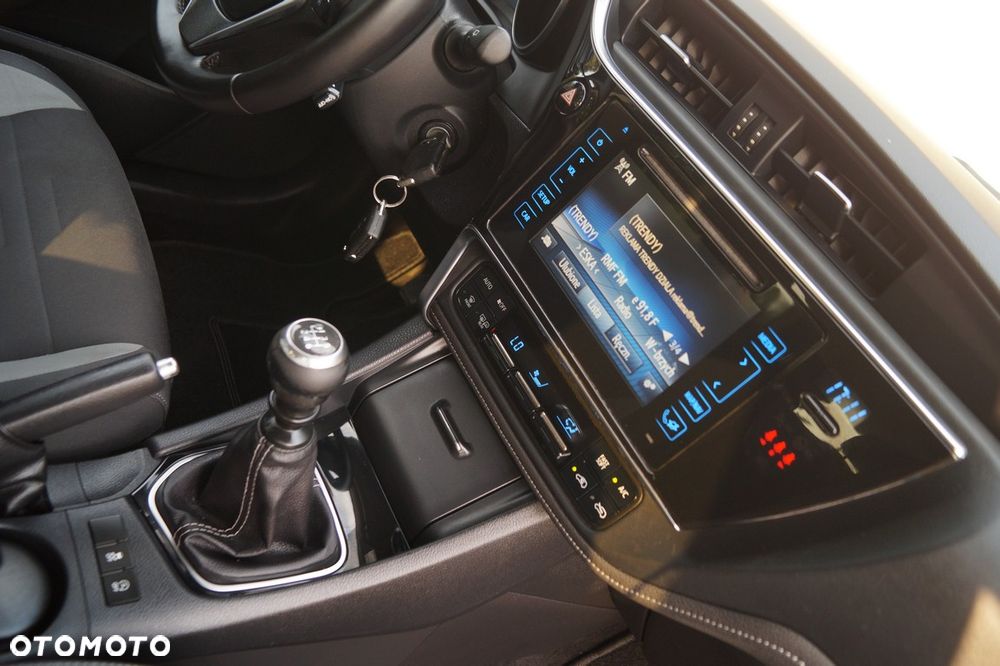 Toyota Auris 1.6 D-4D Executive - 29