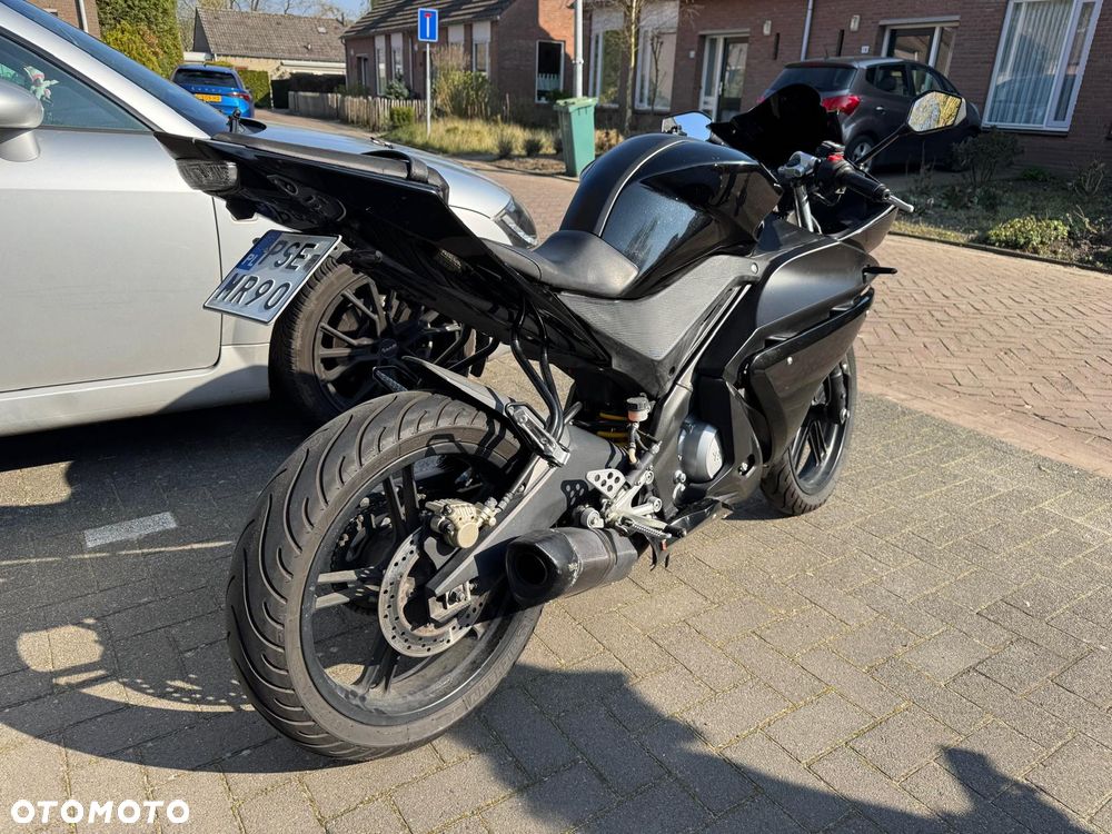 Yamaha YZF - 6