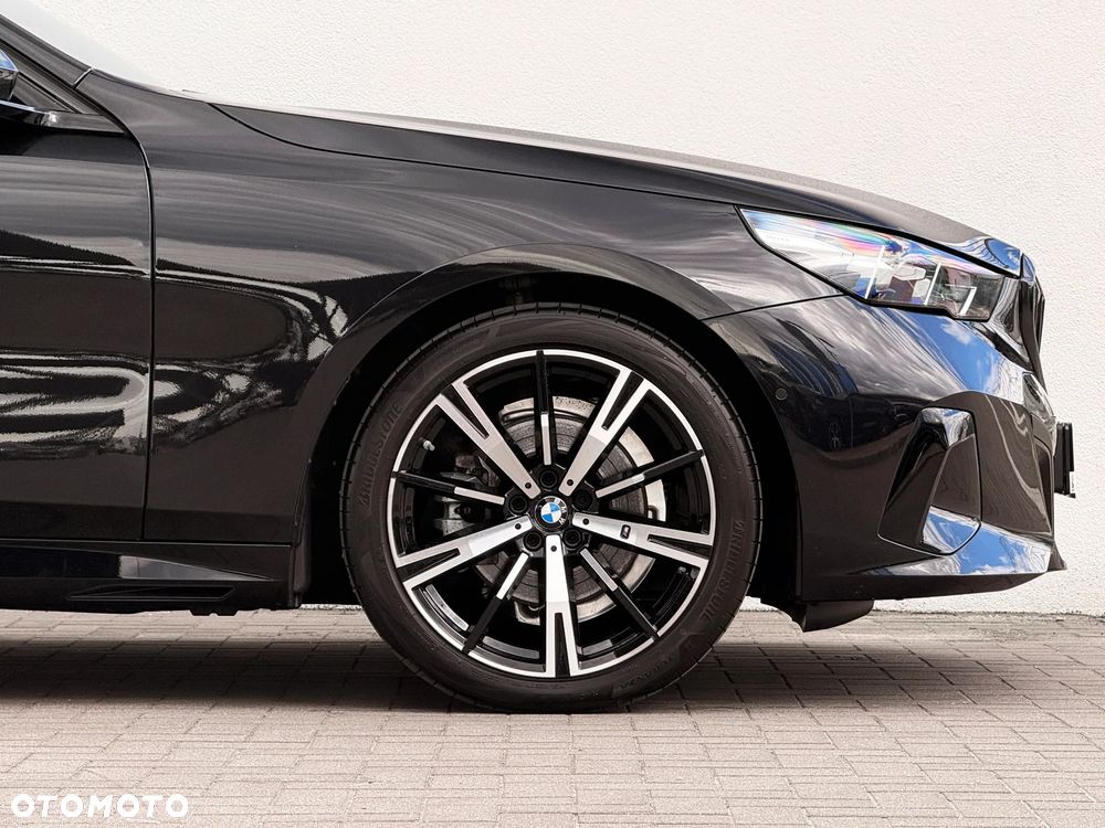 BMW Seria 5 520d xDrive - 13