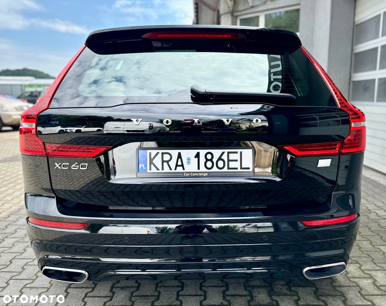 Volvo XC 60 T6 AWD Plug-In Hybrid R-Design - 12
