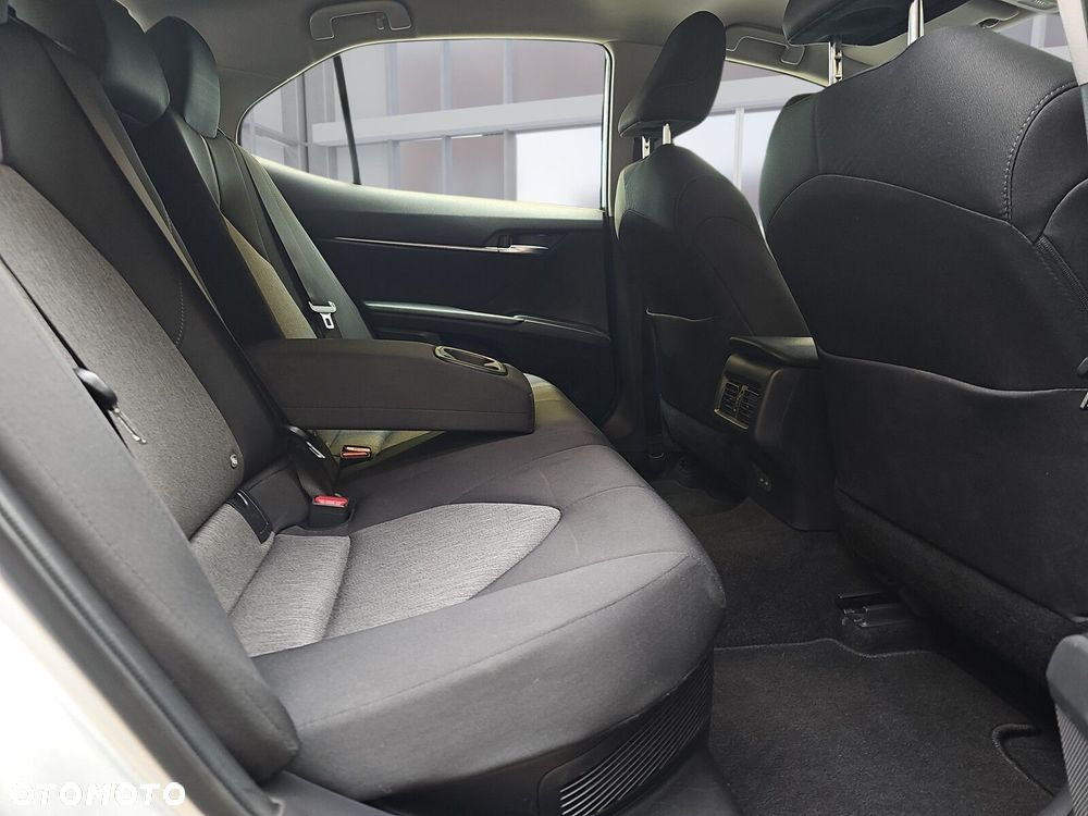 Toyota Camry 2.5 Hybrid Comfort CVT - 19