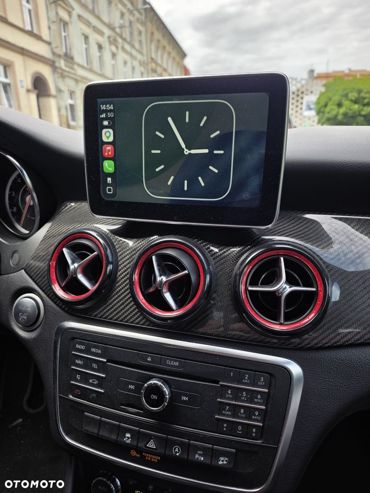 Mercedes-Benz GLA - 8