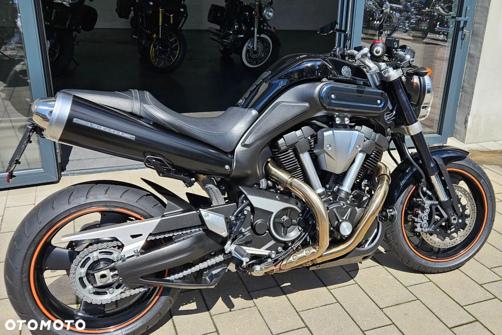 Yamaha MT - 18