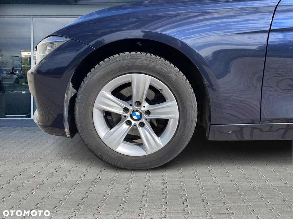 BMW Seria 3 318d EU6 - 24