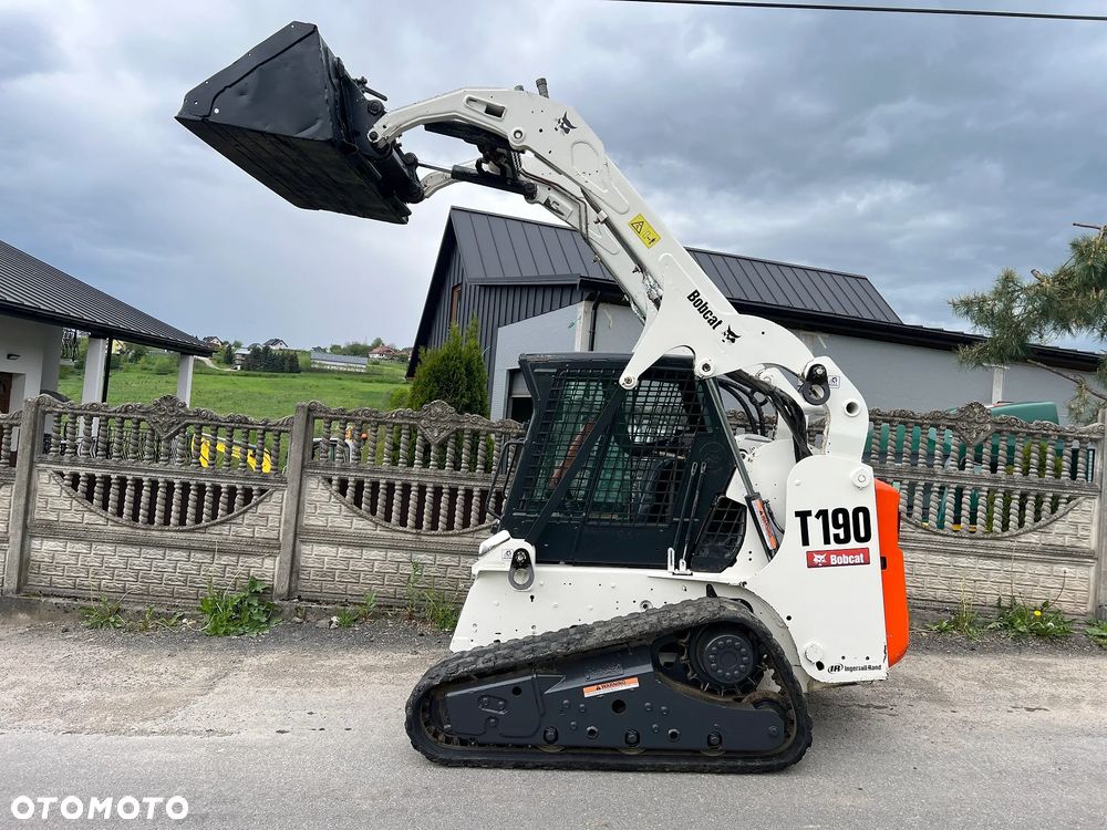 Bobcat T190 | Ładowarka Gąsienicowa BOBCAT T 190 | Joystick | Łyżka | Widły | Waga 3450kG | Miniładowarka | Stan Bardzo Dobry | CENA BRUTTO | - 12