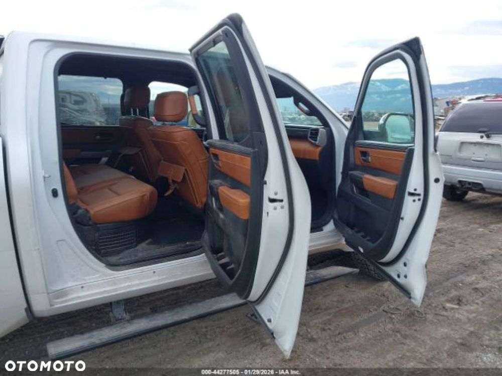 Toyota Tundra - 10