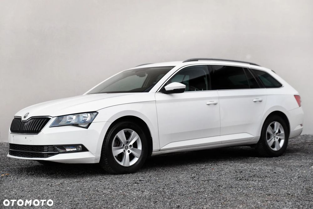 Skoda Superb 2.0 TDI Sportline - 20