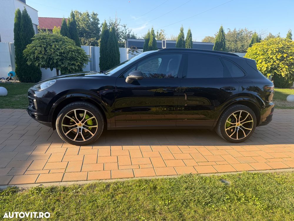 Porsche Cayenne - 2